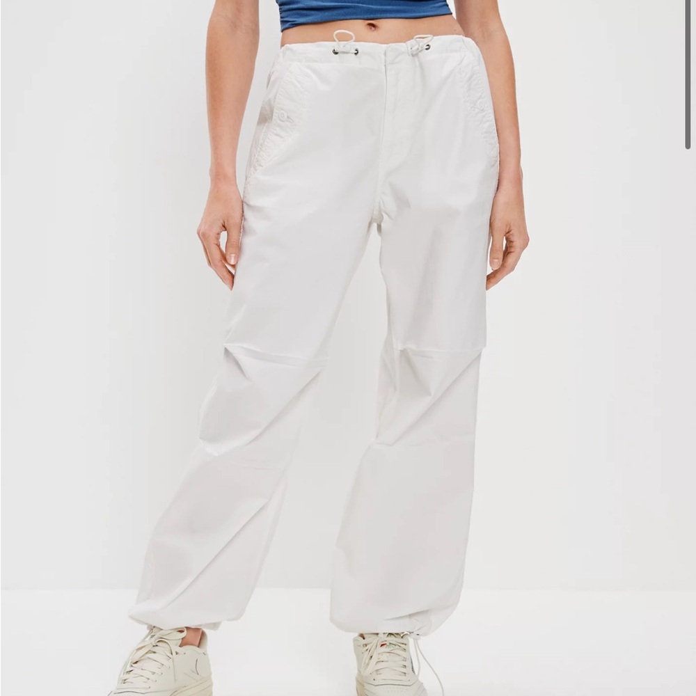 AE Snappy Stretch Low-Rise Parachute Pant